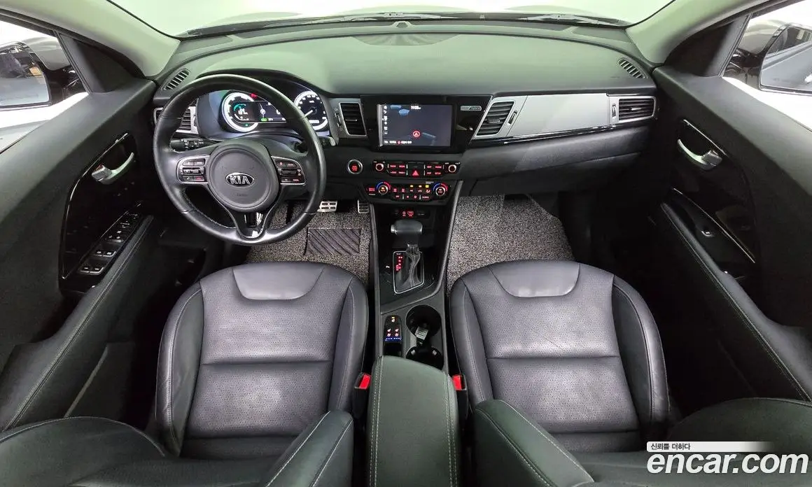 Kia Niro 2017 1.6 автомат (гидро), фото 10 Kia Niro 2017 1.6 автомат (гидро), фото 10
