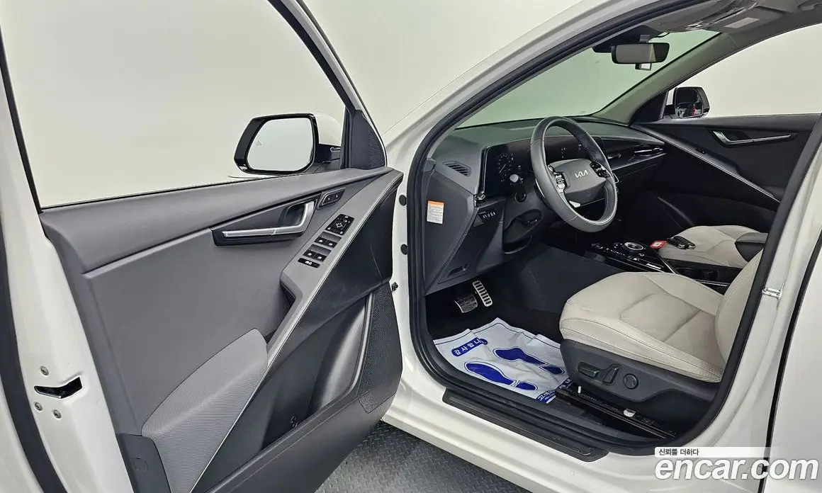 Kia Niro 2022 1.6 автомат (гидро), фото 13