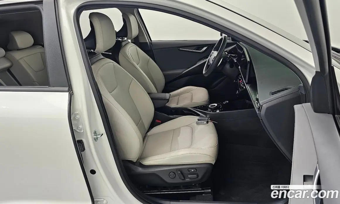 Kia Niro 2022 1.6 автомат (гидро), фото 16