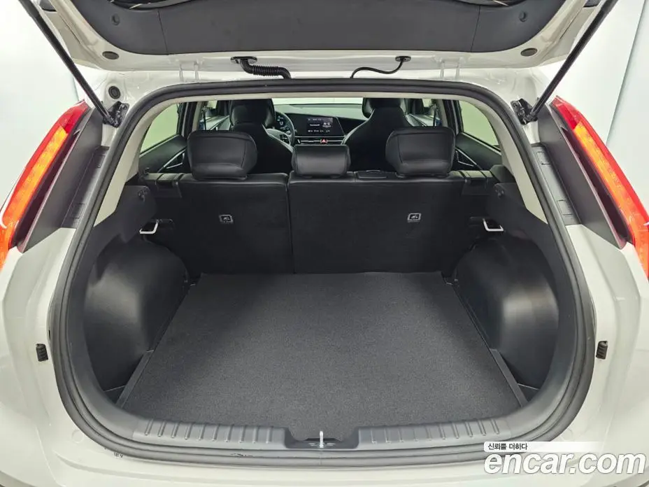 Kia Niro 2026 1.6 автомат (гидро), фото 18 Kia Niro 2026 1.6 автомат (гидро), фото 18