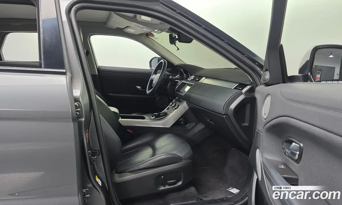 Land Rover Range Rover Evoque 2018 2.0 автомат (гидро), фото 13 Land Rover Range Rover Evoque 2018 2.0 автомат (гидро), фото 13