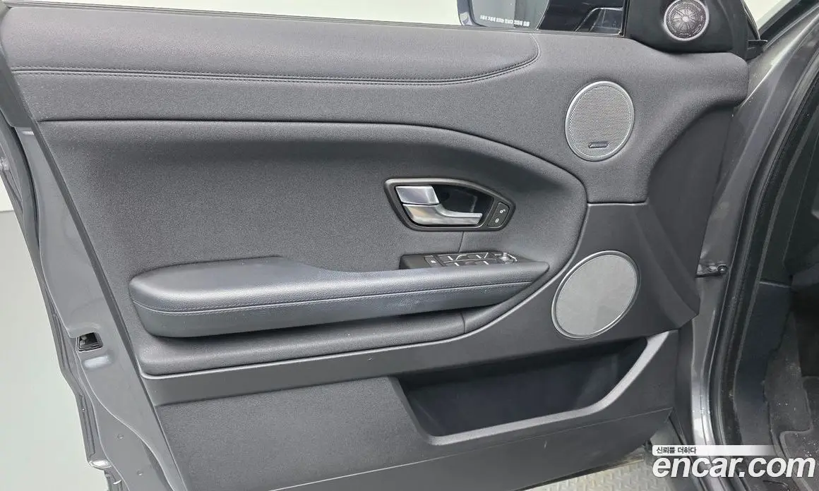 Land Rover Range Rover Evoque 2018 2.0 автомат (гидро), фото 14 Land Rover Range Rover Evoque 2018 2.0 автомат (гидро), фото 14