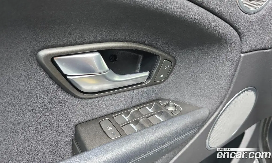 Land Rover Range Rover Evoque 2018 2.0 автомат (гидро), фото 19 Land Rover Range Rover Evoque 2018 2.0 автомат (гидро), фото 19