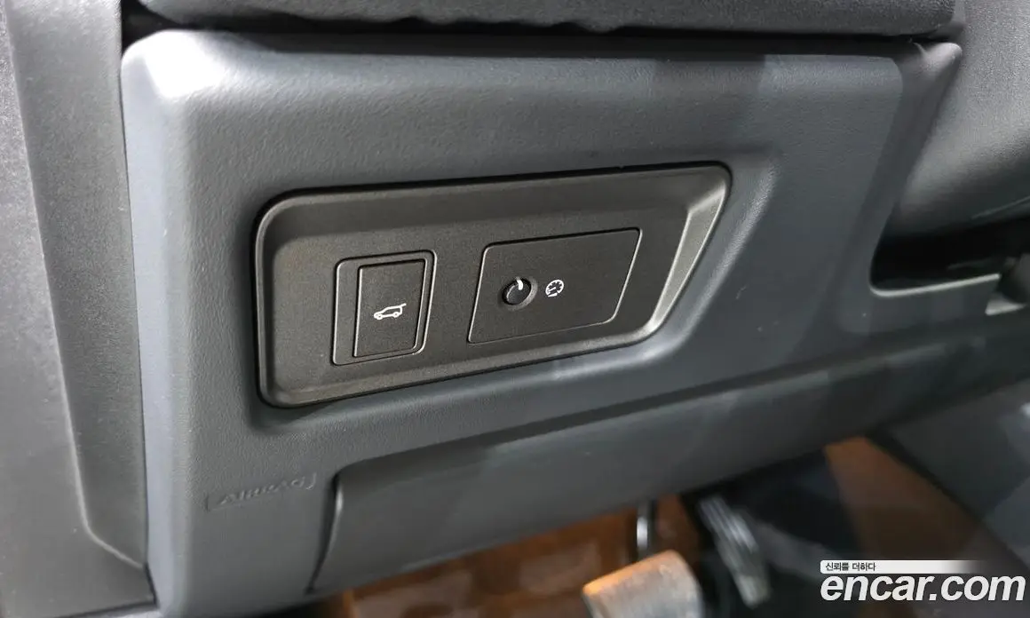 Land Rover Range Rover Evoque 2018 2.0 автомат (гидро), фото 20 Land Rover Range Rover Evoque 2018 2.0 автомат (гидро), фото 20