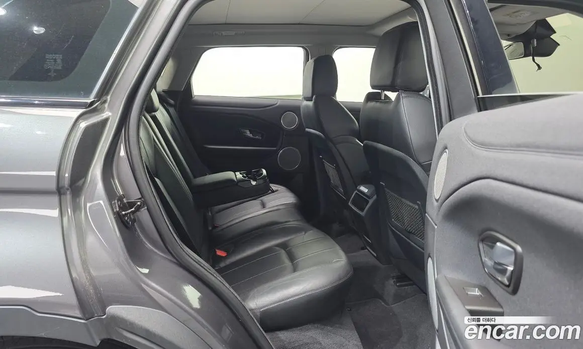 Land Rover Range Rover Evoque 2018 2.0 автомат (гидро), фото 25 Land Rover Range Rover Evoque 2018 2.0 автомат (гидро), фото 25