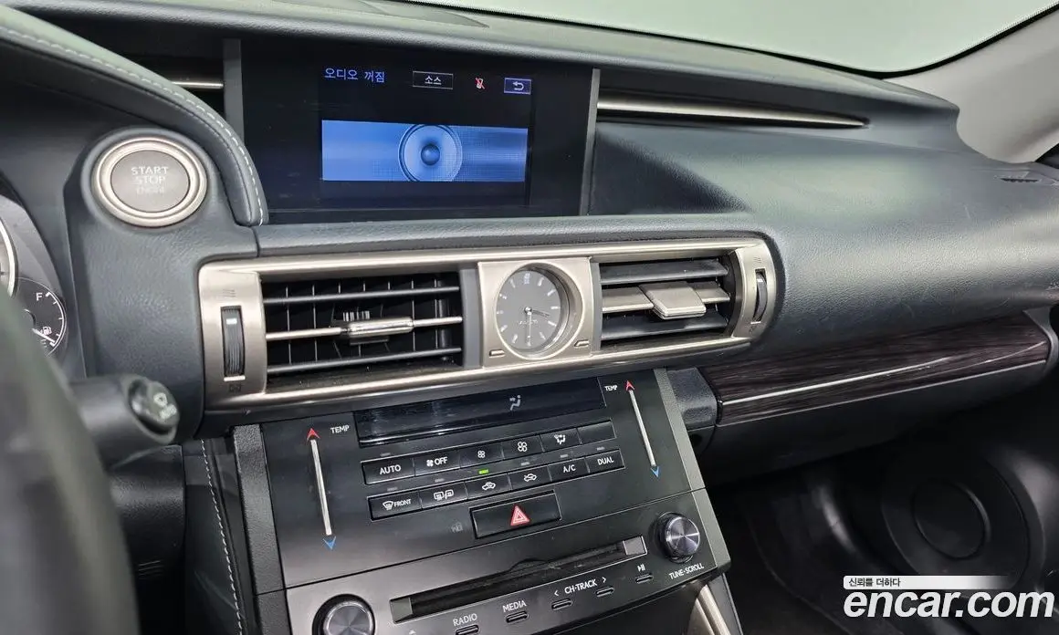 Lexus IS 2014 2.5 автомат (гидро), фото 14 Lexus IS 2014 2.5 автомат (гидро), фото 14