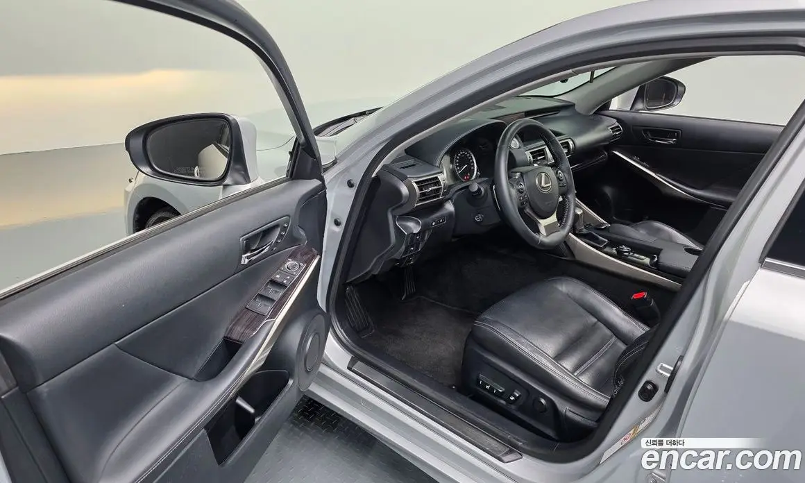 Lexus IS 2014 2.5 автомат (гидро), фото 10 Lexus IS 2014 2.5 автомат (гидро), фото 10