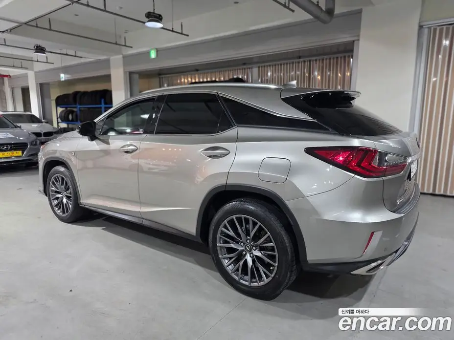 Lexus RX 2018 3.5 автомат (гидро), фото 3