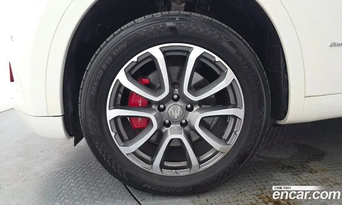 Maserati Levante 2018 3.0 автомат (гидро), фото 5