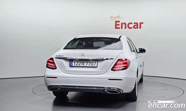 Mercedes-Benz E-Class 2017 1.9 автомат (гидро), миниатюра 4 Mercedes-Benz E-Class 2017 1.9 автомат (гидро), миниатюра 4