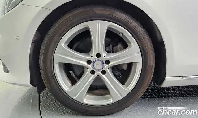 Mercedes-Benz E-Class 2017 1.9 автомат (гидро), миниатюра 5 Mercedes-Benz E-Class 2017 1.9 автомат (гидро), миниатюра 5