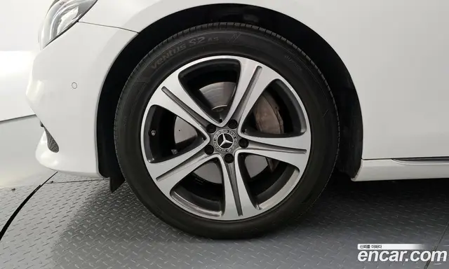 Mercedes-Benz E-Class 2019 2.0 автомат (гидро), миниатюра 5