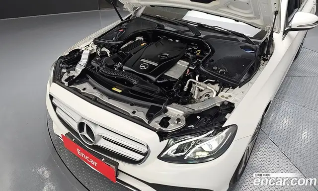Mercedes-Benz E-Class 2019 2.0 автомат (гидро), миниатюра 6