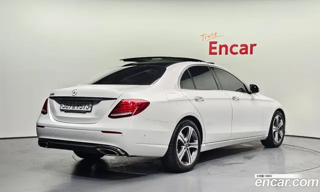 Mercedes-Benz E-Class 2019 2.0 автомат (гидро), миниатюра 2