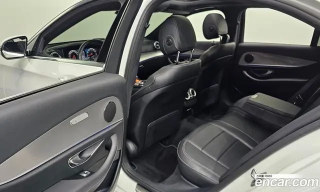 Mercedes-Benz E-Class 2019 2.0 автомат (гидро), миниатюра 11