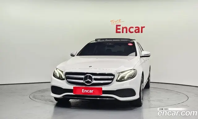 Mercedes-Benz E-Class 2019 2.0 автомат (гидро), миниатюра 3