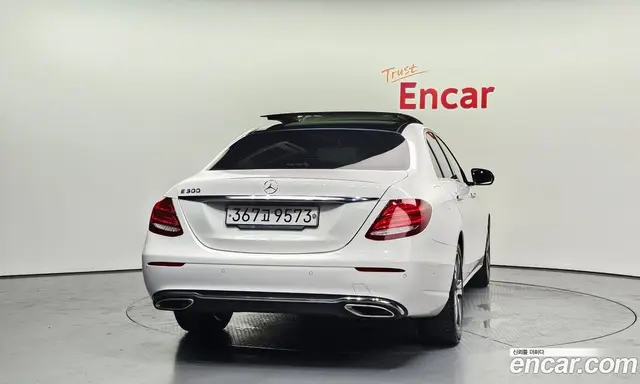 Mercedes-Benz E-Class 2019 2.0 автомат (гидро), миниатюра 4