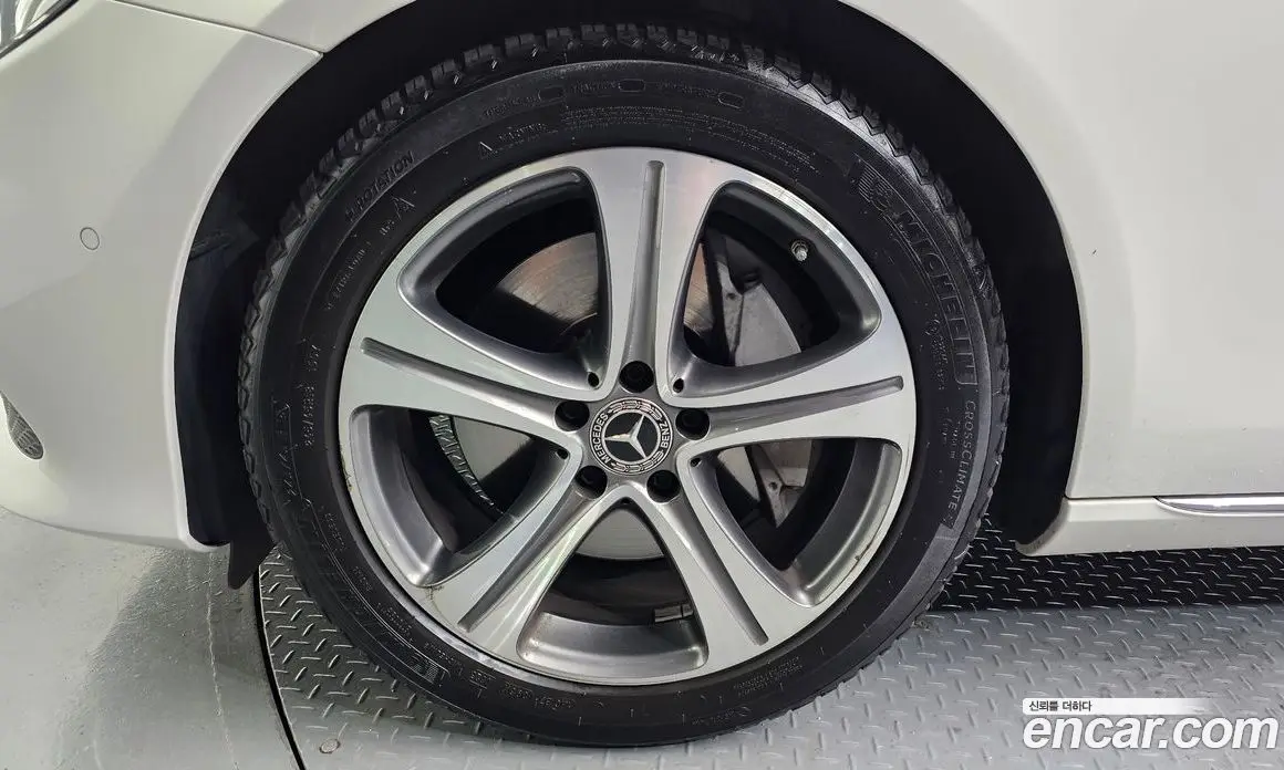 Mercedes-Benz E-Class 2019 2.0 автомат (гидро), фото 5