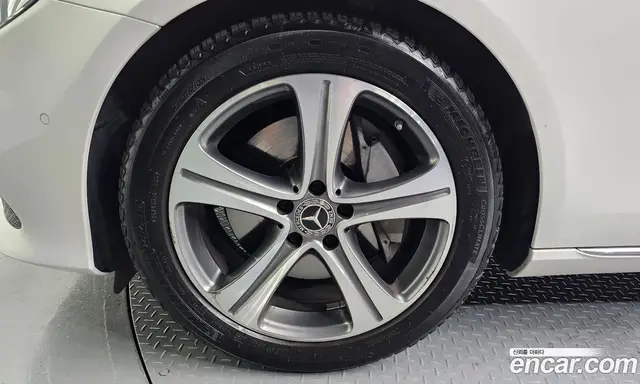 Mercedes-Benz E-Class 2019 2.0 автомат (гидро), миниатюра 5