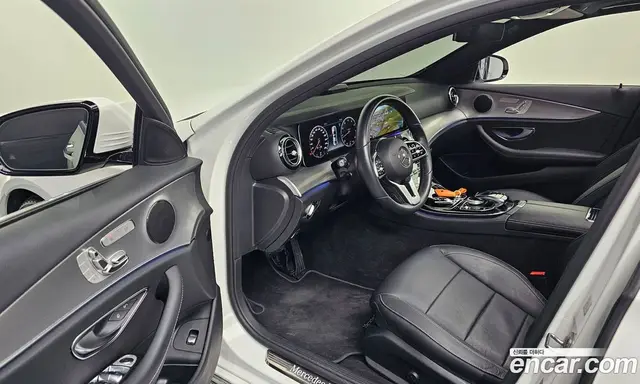 Mercedes-Benz E-Class 2019 2.0 автомат (гидро), миниатюра 10