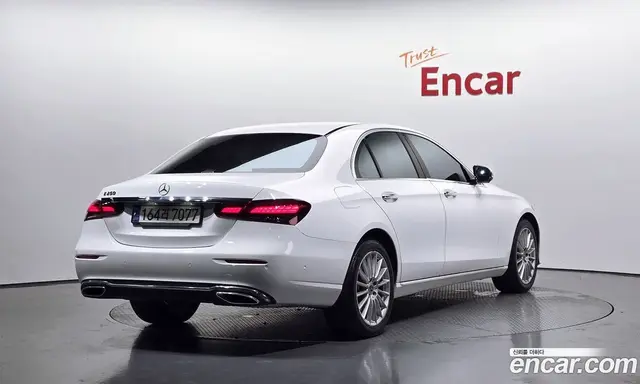 Mercedes-Benz E-Class 2022 2.0 автомат (гидро), миниатюра 1 Mercedes-Benz E-Class 2022 2.0 автомат (гидро), миниатюра 1