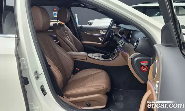 Mercedes-Benz E-Class 2022 2.0 автомат (гидро), миниатюра 12