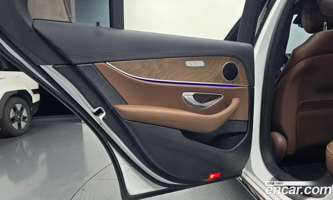 Mercedes-Benz E-Class 2022 2.0 автомат (гидро), фото 14 Mercedes-Benz E-Class 2022 2.0 автомат (гидро), фото 14