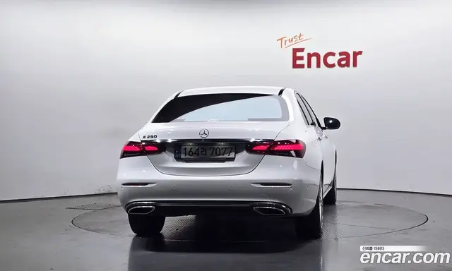 Mercedes-Benz E-Class 2022 2.0 автомат (гидро), миниатюра 3 Mercedes-Benz E-Class 2022 2.0 автомат (гидро), миниатюра 3
