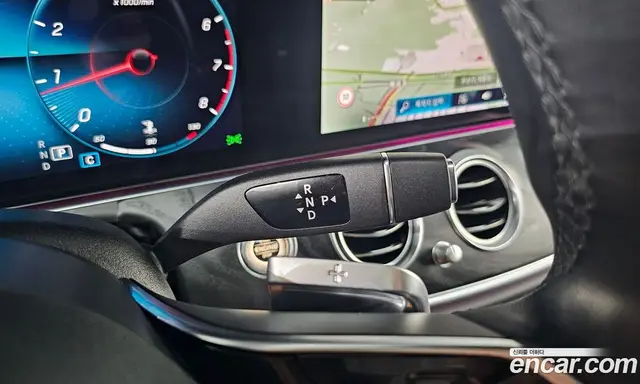 Mercedes-Benz E-Class 2022 2.0 автомат (гидро), миниатюра 12