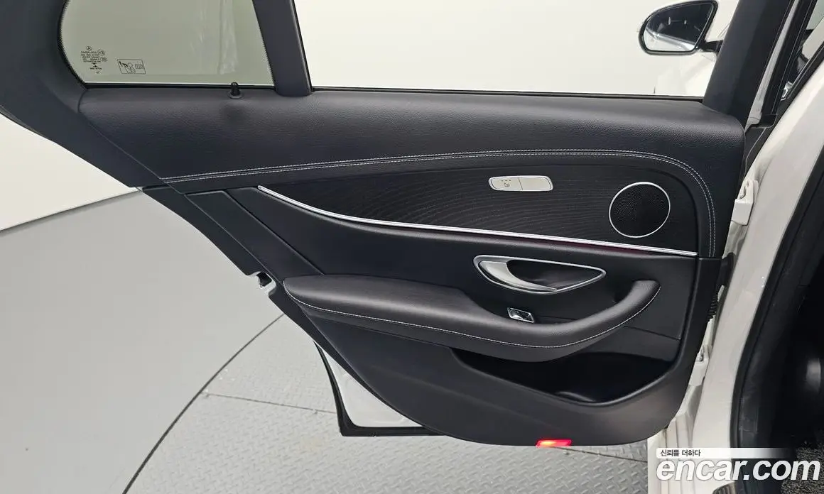 Mercedes-Benz E-Class 2022 2.0 автомат (гидро), фото 15 Mercedes-Benz E-Class 2022 2.0 автомат (гидро), фото 15