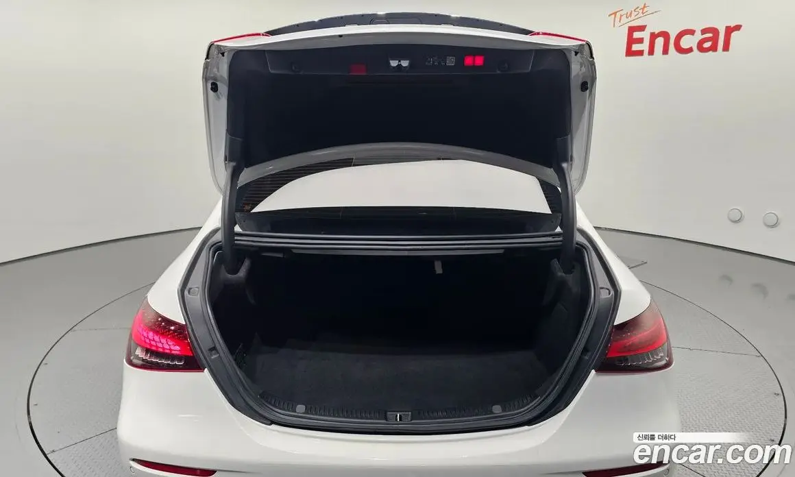 Mercedes-Benz E-Class 2022 2.0 автомат (гидро), фото 23 Mercedes-Benz E-Class 2022 2.0 автомат (гидро), фото 23
