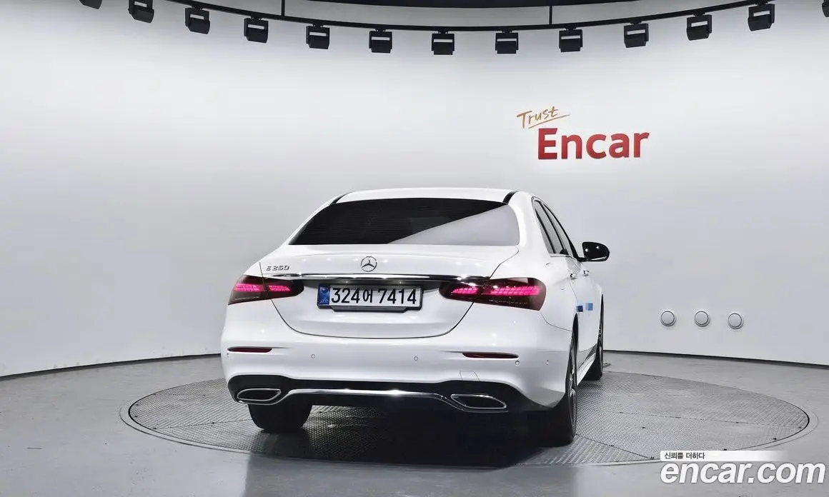 Mercedes-Benz E-Class 2022 2.0 автомат (гидро), фото 4 Mercedes-Benz E-Class 2022 2.0 автомат (гидро), фото 4