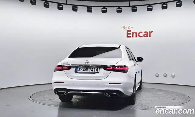 Mercedes-Benz E-Class 2022 2.0 автомат (гидро), миниатюра 4 Mercedes-Benz E-Class 2022 2.0 автомат (гидро), миниатюра 4