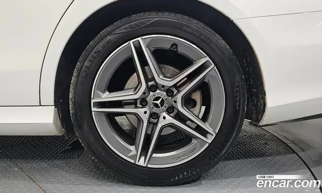 Mercedes-Benz E-Class 2022 2.0 автомат (гидро), миниатюра 7 Mercedes-Benz E-Class 2022 2.0 автомат (гидро), миниатюра 7