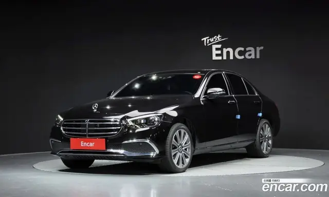 Mercedes-Benz E-Class 2023 2.0 автомат (гидро), миниатюра 1 Mercedes-Benz E-Class 2023 2.0 автомат (гидро), миниатюра 1