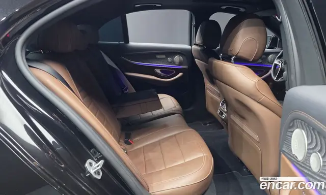 Mercedes-Benz E-Class 2023 2.0 автомат (гидро), миниатюра 12