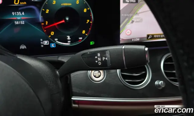 Mercedes-Benz E-Class 2023 2.0 автомат (гидро), миниатюра 12