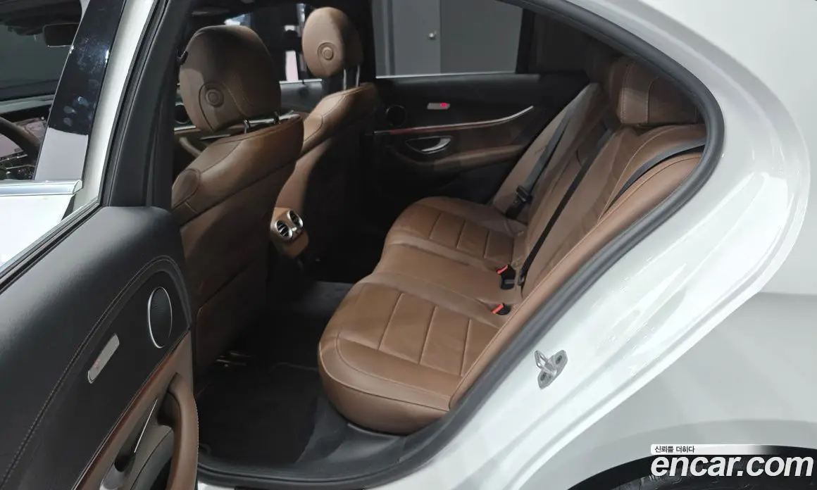 Mercedes-Benz E-Class 2023 2.0 автомат (гидро), фото 17 Mercedes-Benz E-Class 2023 2.0 автомат (гидро), фото 17