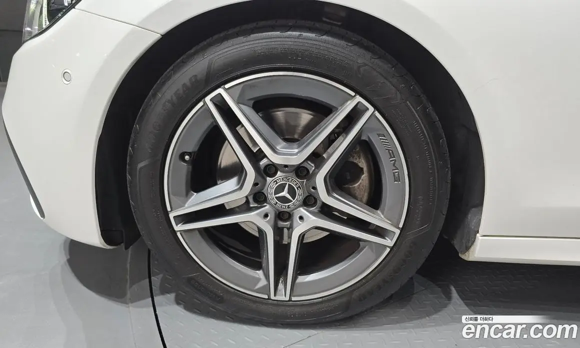 Mercedes-Benz E-Class 2023 2.0 автомат (гидро), фото 5 Mercedes-Benz E-Class 2023 2.0 автомат (гидро), фото 5