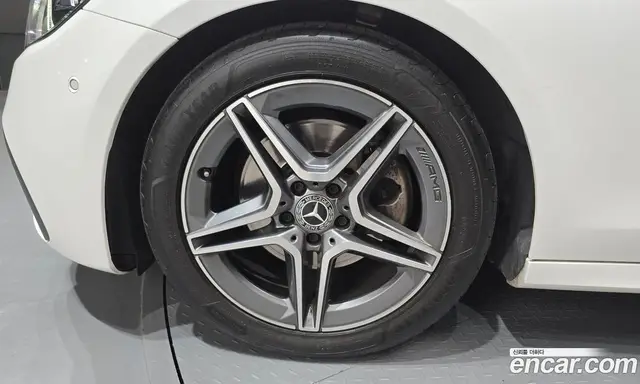 Mercedes-Benz E-Class 2023 2.0 автомат (гидро), миниатюра 5 Mercedes-Benz E-Class 2023 2.0 автомат (гидро), миниатюра 5