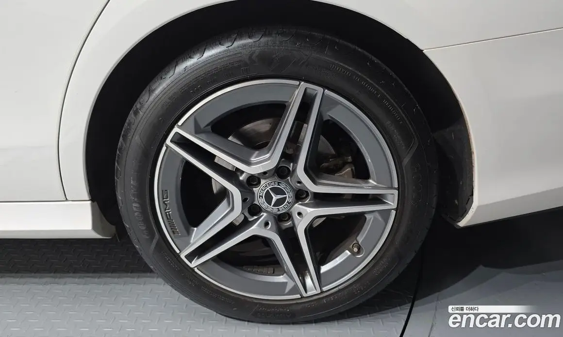 Mercedes-Benz E-Class 2023 2.0 автомат (гидро), фото 7 Mercedes-Benz E-Class 2023 2.0 автомат (гидро), фото 7