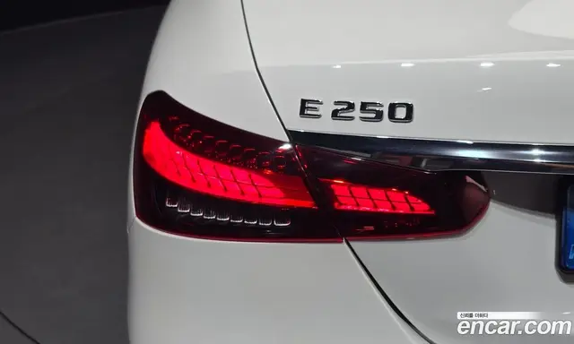 Mercedes-Benz E-Class 2023 2.0 автомат (гидро), миниатюра 9 Mercedes-Benz E-Class 2023 2.0 автомат (гидро), миниатюра 9