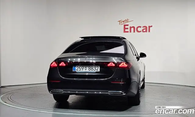 Mercedes-Benz E-Class 2025 2.0 автомат (гидро), миниатюра 4 Mercedes-Benz E-Class 2025 2.0 автомат (гидро), миниатюра 4
