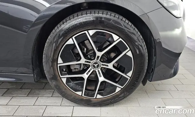 Mercedes-Benz E-Class 2025 2.0 автомат (гидро), миниатюра 7 Mercedes-Benz E-Class 2025 2.0 автомат (гидро), миниатюра 7