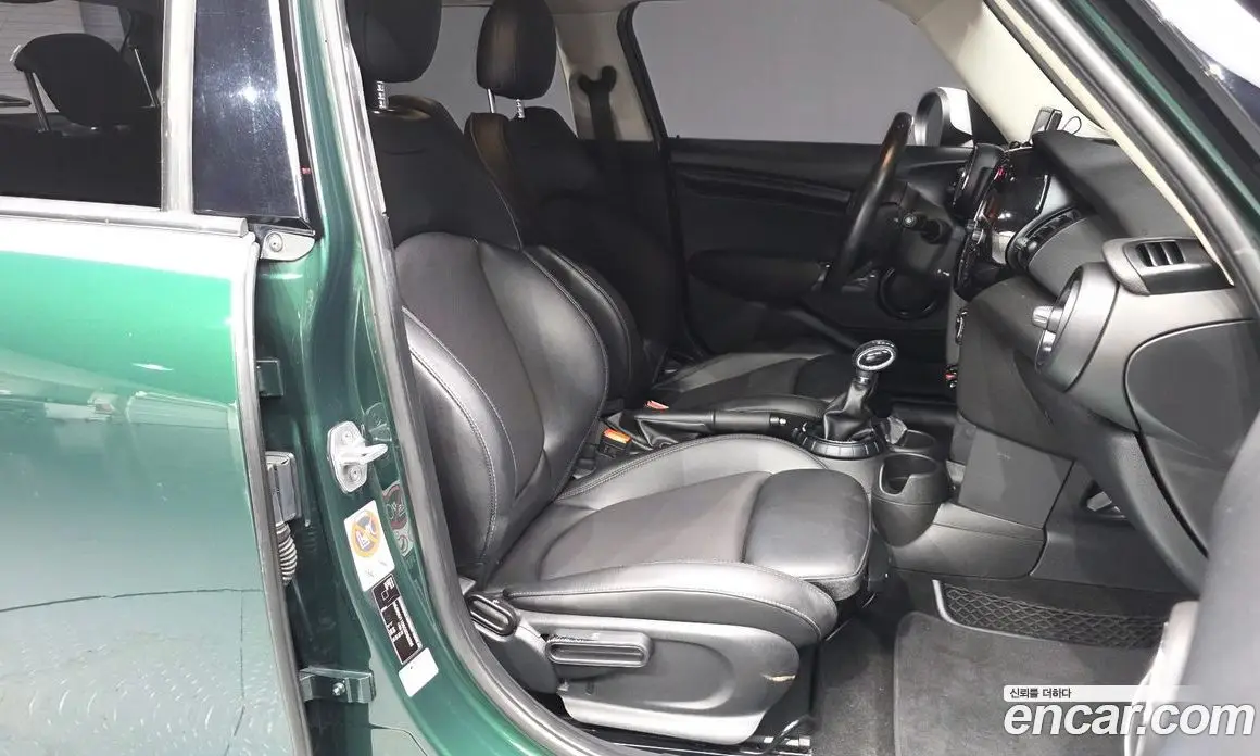Mini Cooper 2016 1.5 автомат (гидро), фото 16