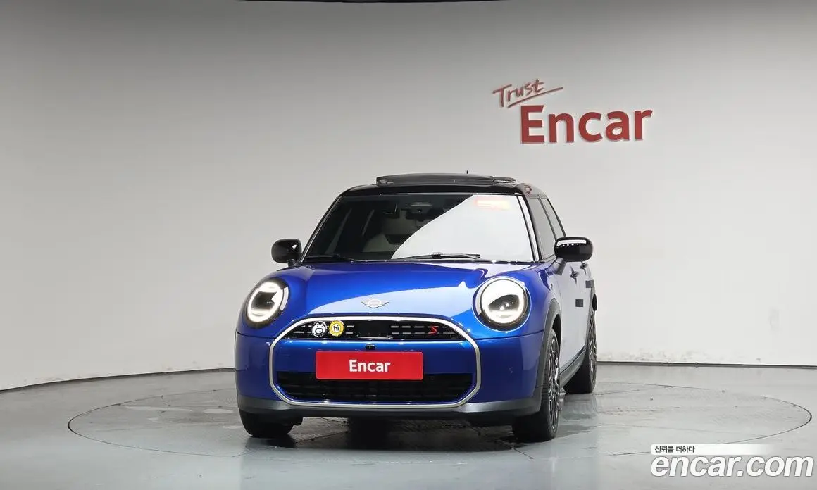 Mini Cooper 2024 2.0 автомат (гидро), фото 2 Mini Cooper 2024 2.0 автомат (гидро), фото 2