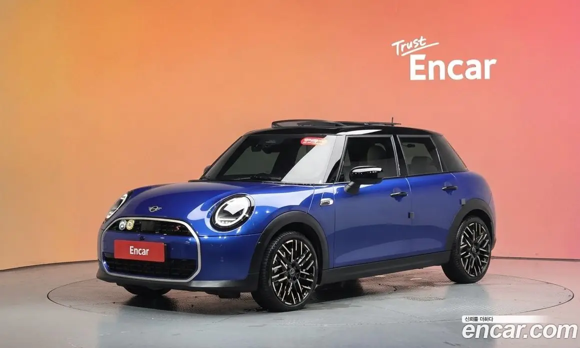 Mini Cooper 2024 2.0 автомат (гидро), фото 34 Mini Cooper 2024 2.0 автомат (гидро), фото 34