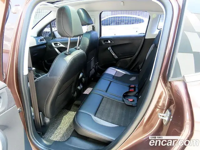 Peugeot 2008 2015 1.6 автомат (гидро), миниатюра 6 Peugeot 2008 2015 1.6 автомат (гидро), миниатюра 6