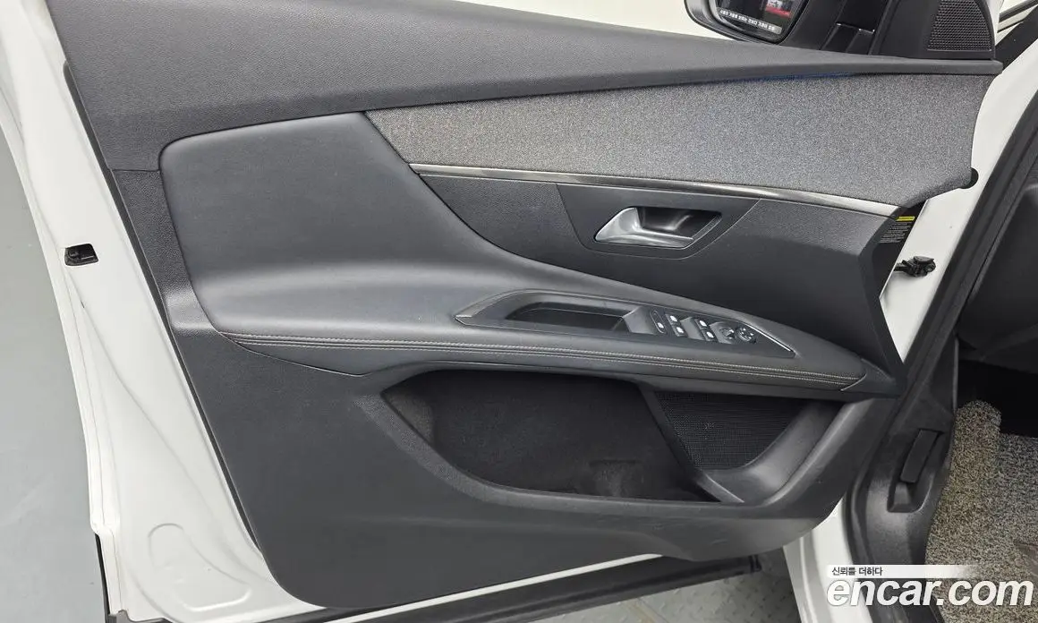 Peugeot 3008 2020 1.5 автомат (гидро), фото 14