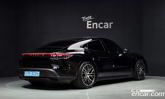 Porsche Taycan 2022 0.1 автомат (гидро), миниатюра 2 Porsche Taycan 2022 0.1 автомат (гидро), миниатюра 2